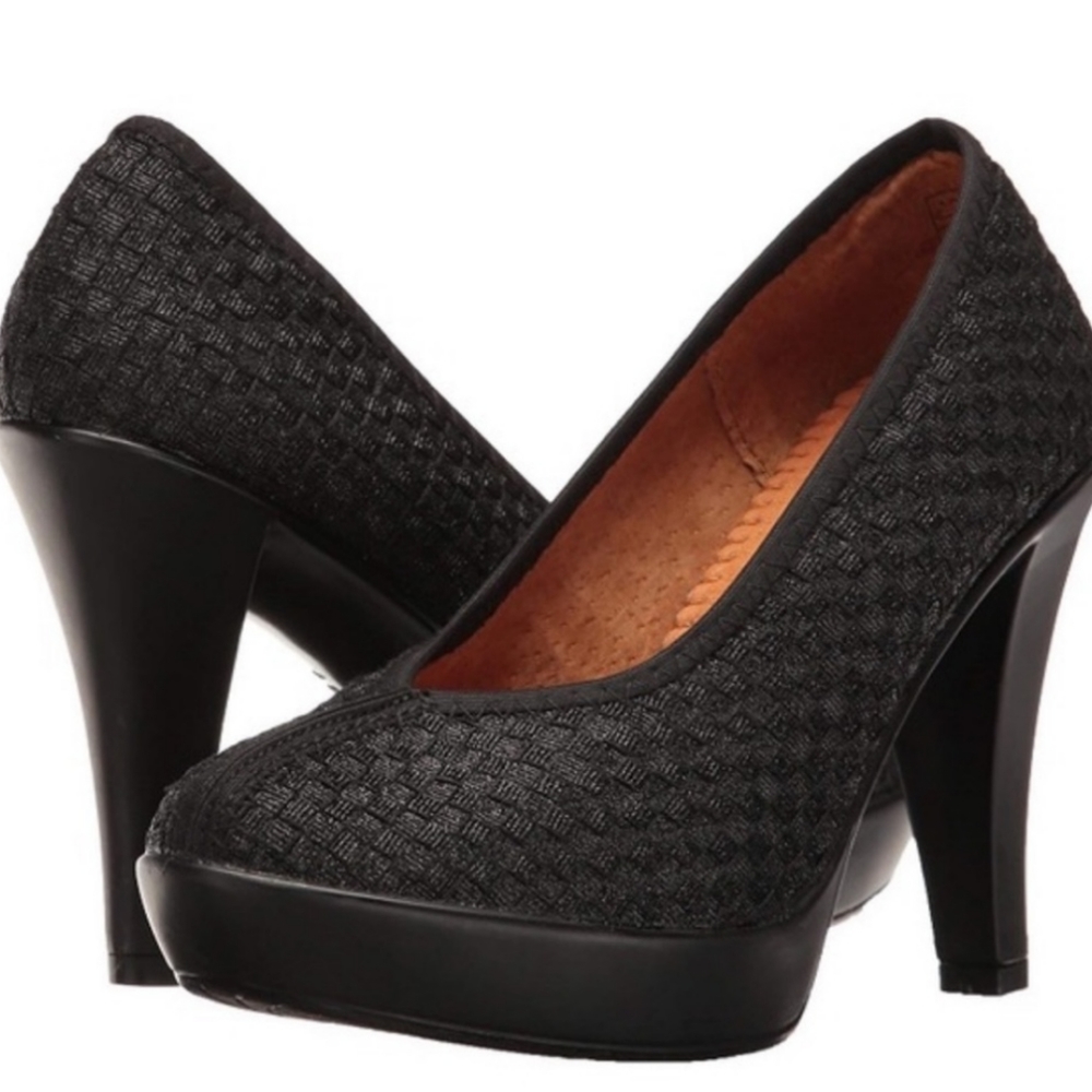 Like New! BERNIE MEV 'legend' black heel closed toe  platform pump